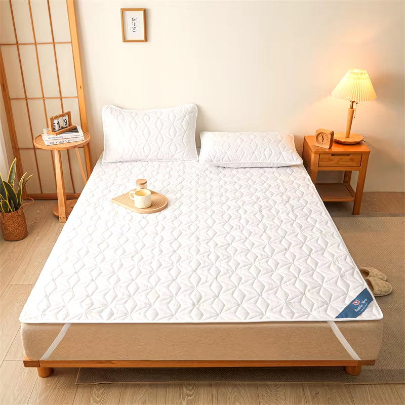 Waterproof Mattress Protector - Breathable Noiseless Mattress Cover Pad with 4 Elastic Corner Straps Fits up to 40 Cm Deep